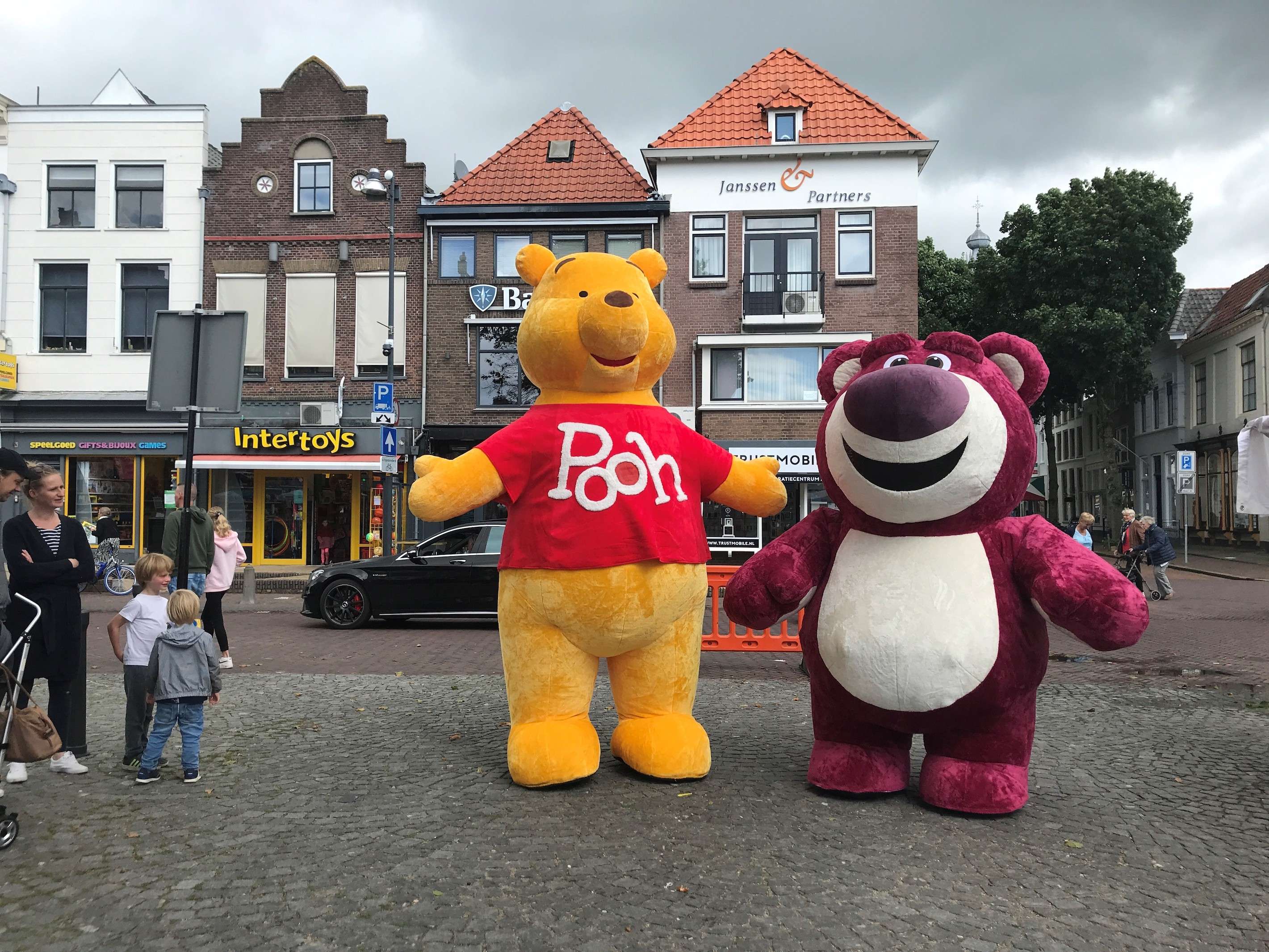 Baffle Tot stand brengen Zwerver Waalzinnig Zomerprogramma' in Bommelse binnenstad